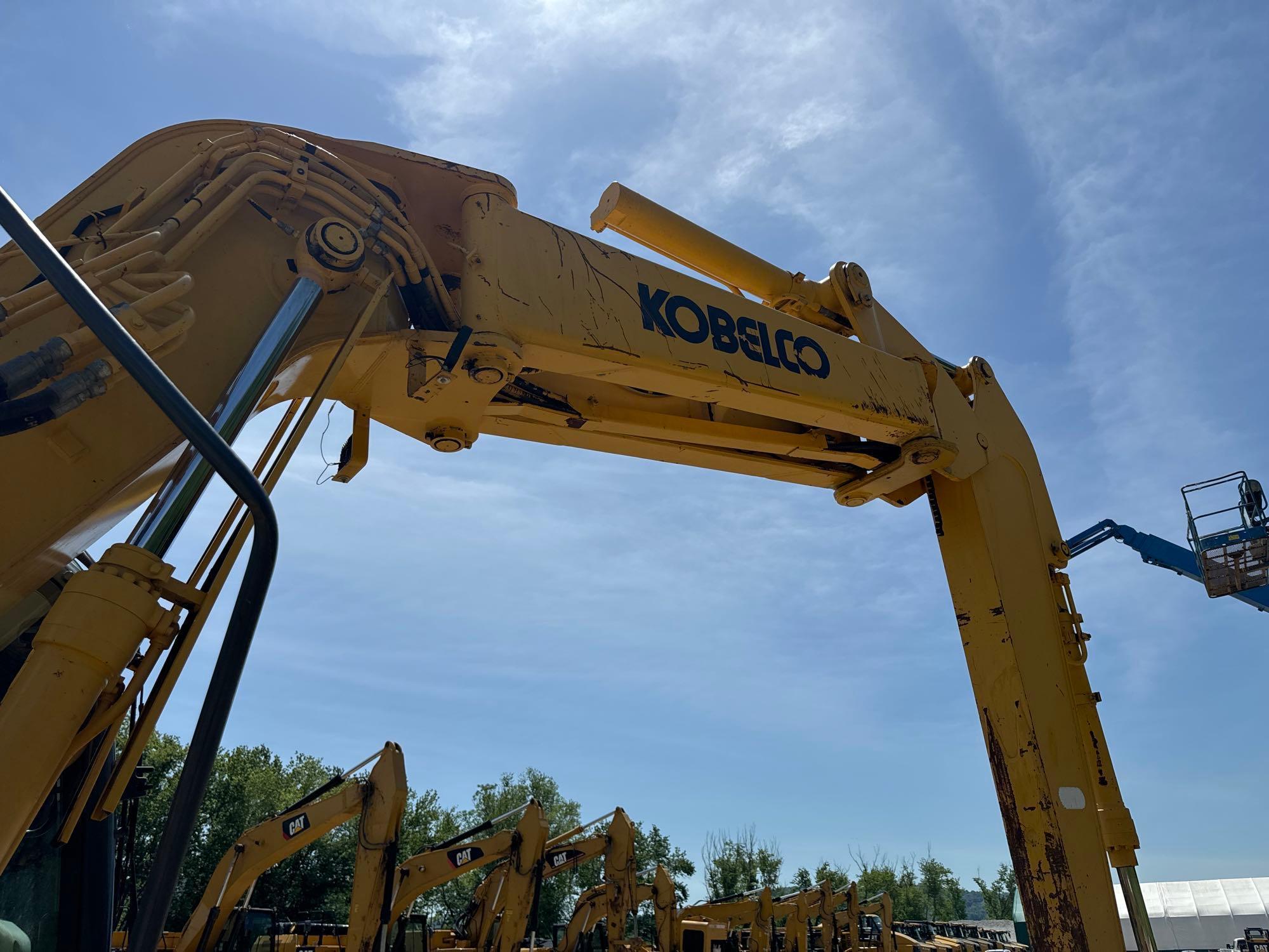 KOBELCO SK140SRLC-3 HYDRAULIC EXCAVATOR SN:YH07-10071 powered by diesel engine, equipped with cab,