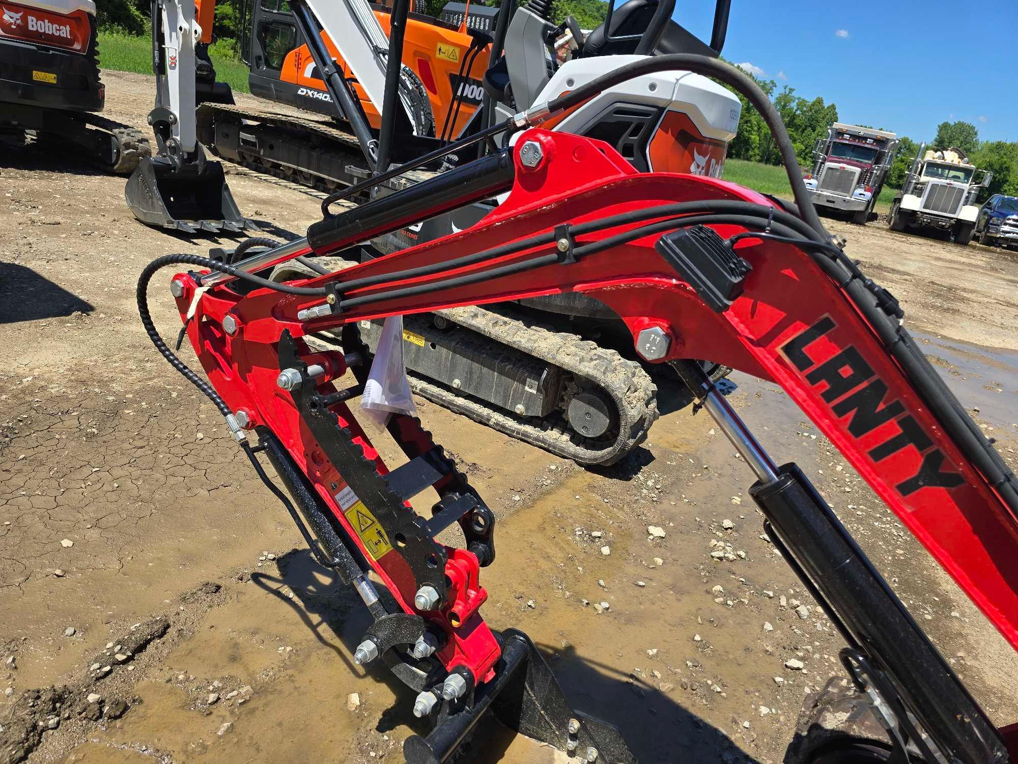 NEW LANTY LAT-120 HYDRAULIC EXCAVATOR SN: 230905 powered by gas engine, equipped with OROPS, front