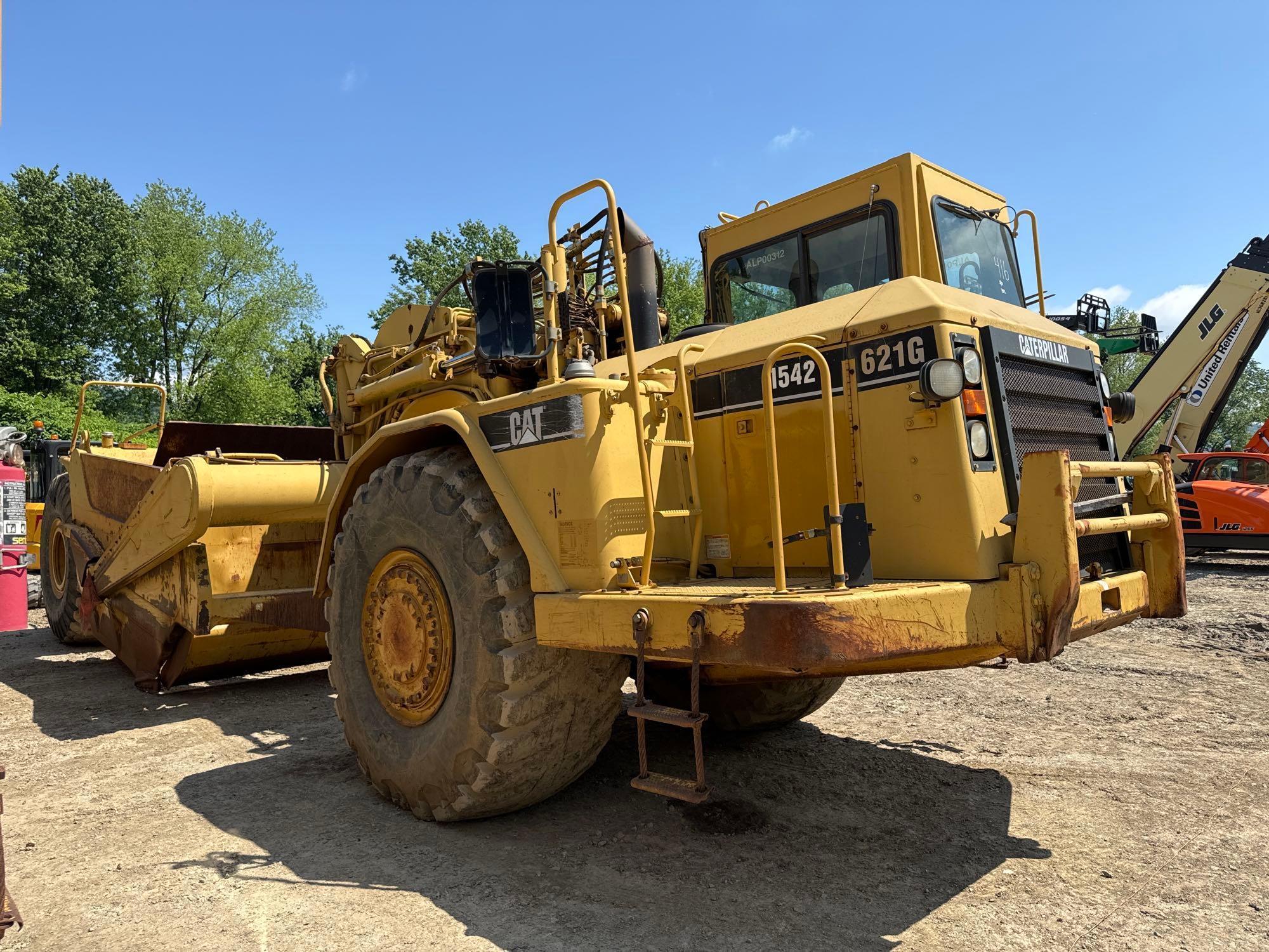 CAT 621G MOTOR SCRAPER SN:ALP00312 powered by Cat 3406 diesel engine, equipped with EROPS, air,