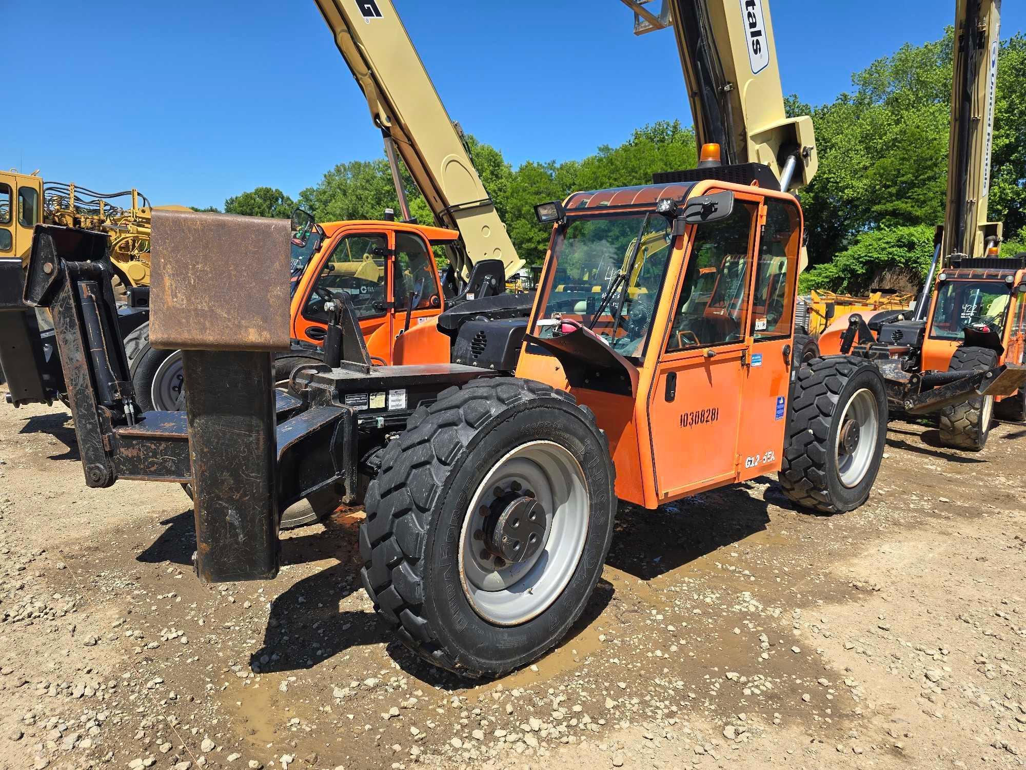 2014 JLG G12-55A TELESCOPIC FORKLIFT SN:160063738 4x4, powered by diesel engine, equipped with