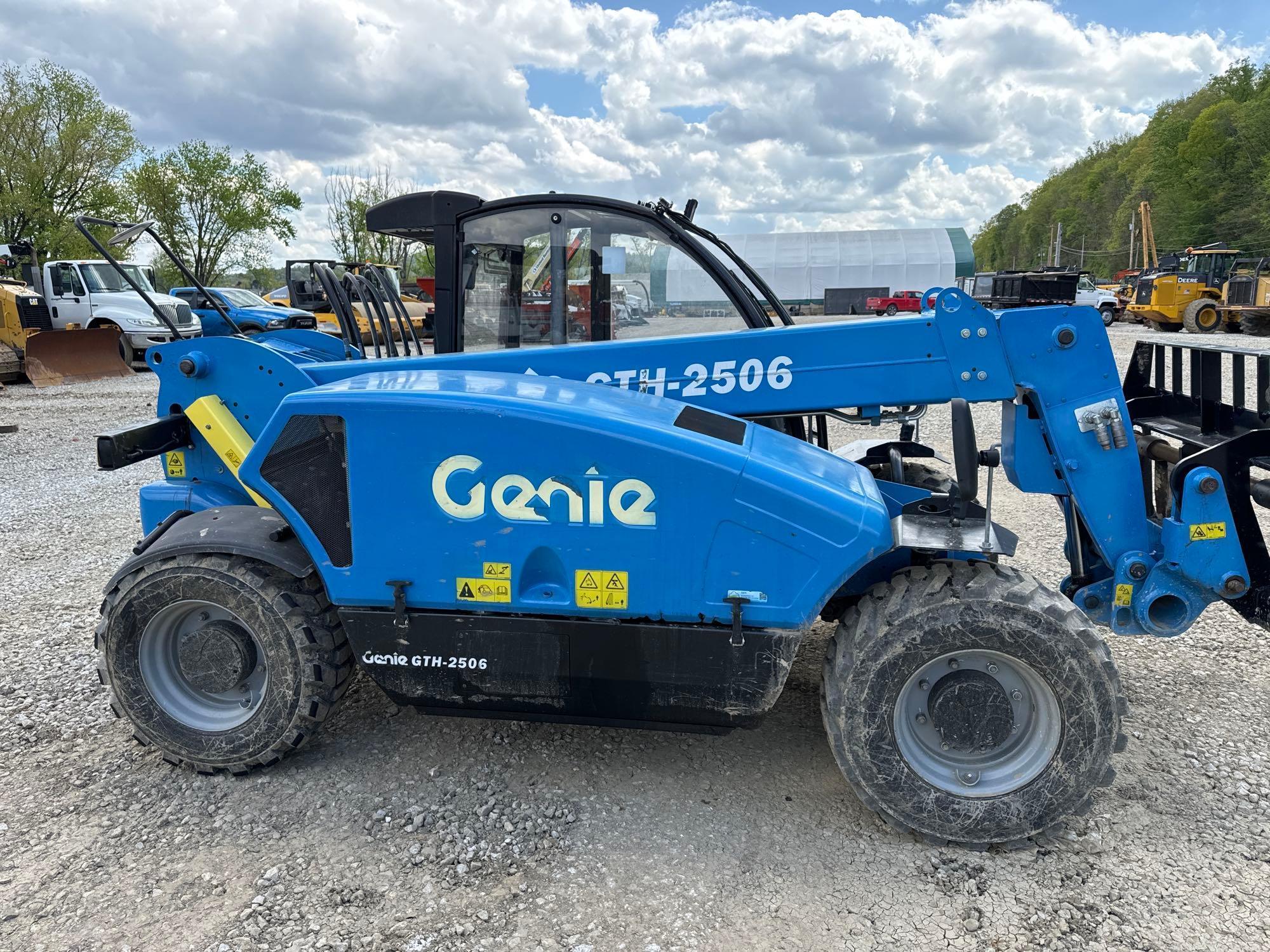 2019 GENIE GTH2506 TELESCOPIC FORKLIFT SN:M1141 4x4, powered by diesel engine, equipped with EROPS,