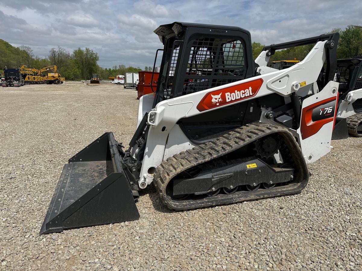 NEW UNUSED BOBCAT T76 R-SERIS RUBBER TRACKED SKID STEER SN-E26686,...powered by diesel engine,