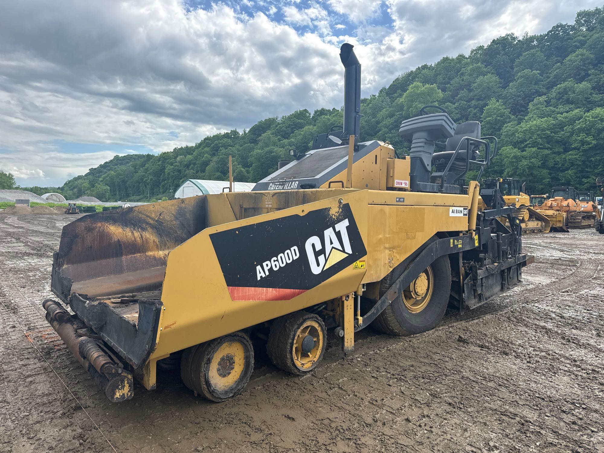 2014 CAT AP600D ASPHALT PAVER SN:TFZ00341 powered by Cat C4.4 diesel engine, equipped with 8ft. X