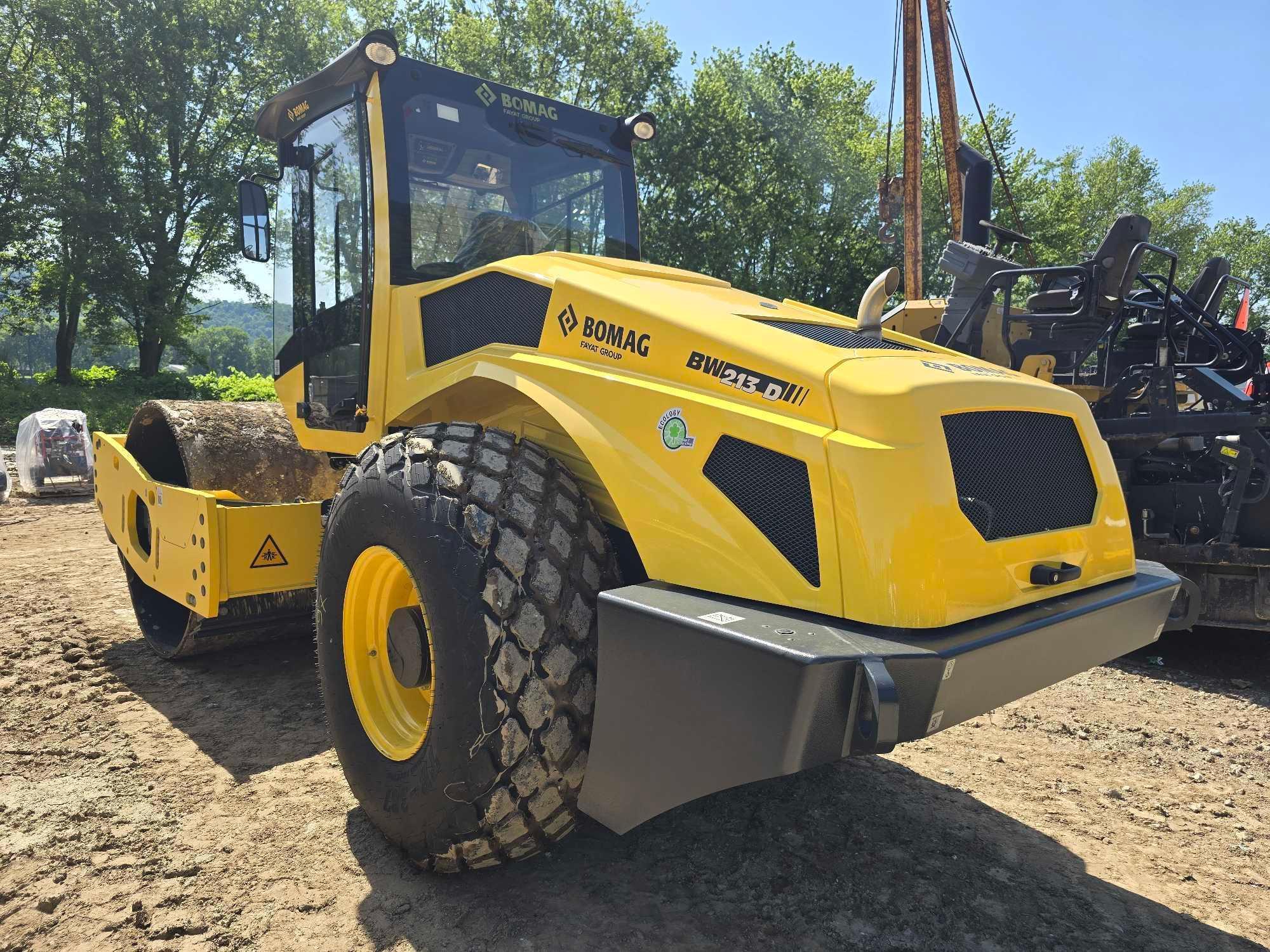 UNUSED BOMAG BW213D-5 VIBRATORY ROLLER SN-719619, powered by Deutz TCD 3.6L4 diesel engine, equipped