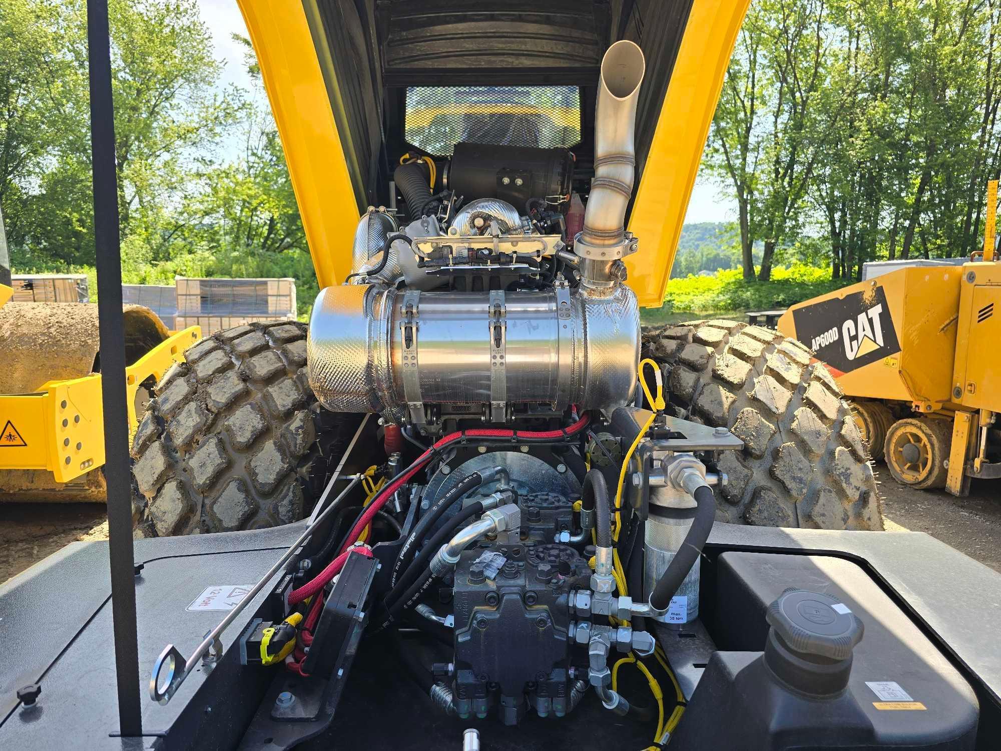 UNUSED BOMAG BW213D-5 VIBRATORY ROLLER SN-719619, powered by Deutz TCD 3.6L4 diesel engine, equipped