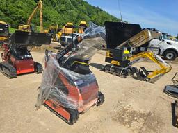 NEW AGT YF2-380 MINI TRACK LOADER SN-312066,... powered by Briggs & Stratton gas engine, 15HP, rubbe