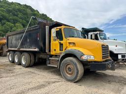 2009 MACK GU814 DUMP TRUCK VN:M001007 powered by Mack MP7 diesel engine, 395hp, equipped with Mack