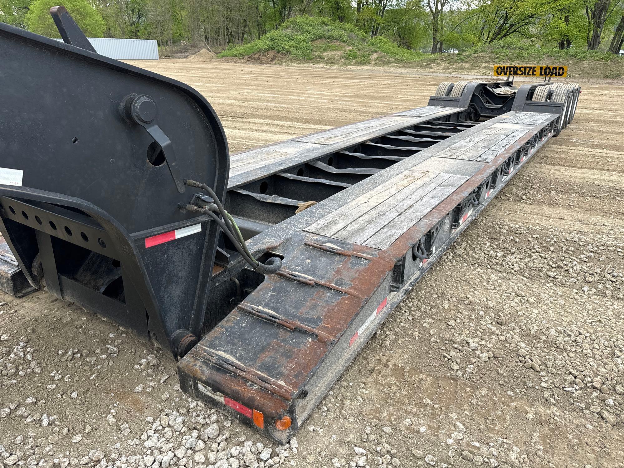 2004 FONTAINE 553-1A DETACHABLE GOOSENECK TRAILER VN:4LFF5430X43525068 equipped with 55 ton
