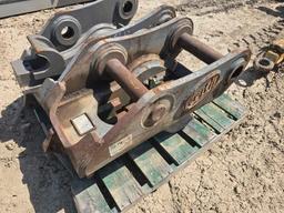 GEITH COUPLER EXCAVATOR ATTACHMENT for John Deere 200LC.