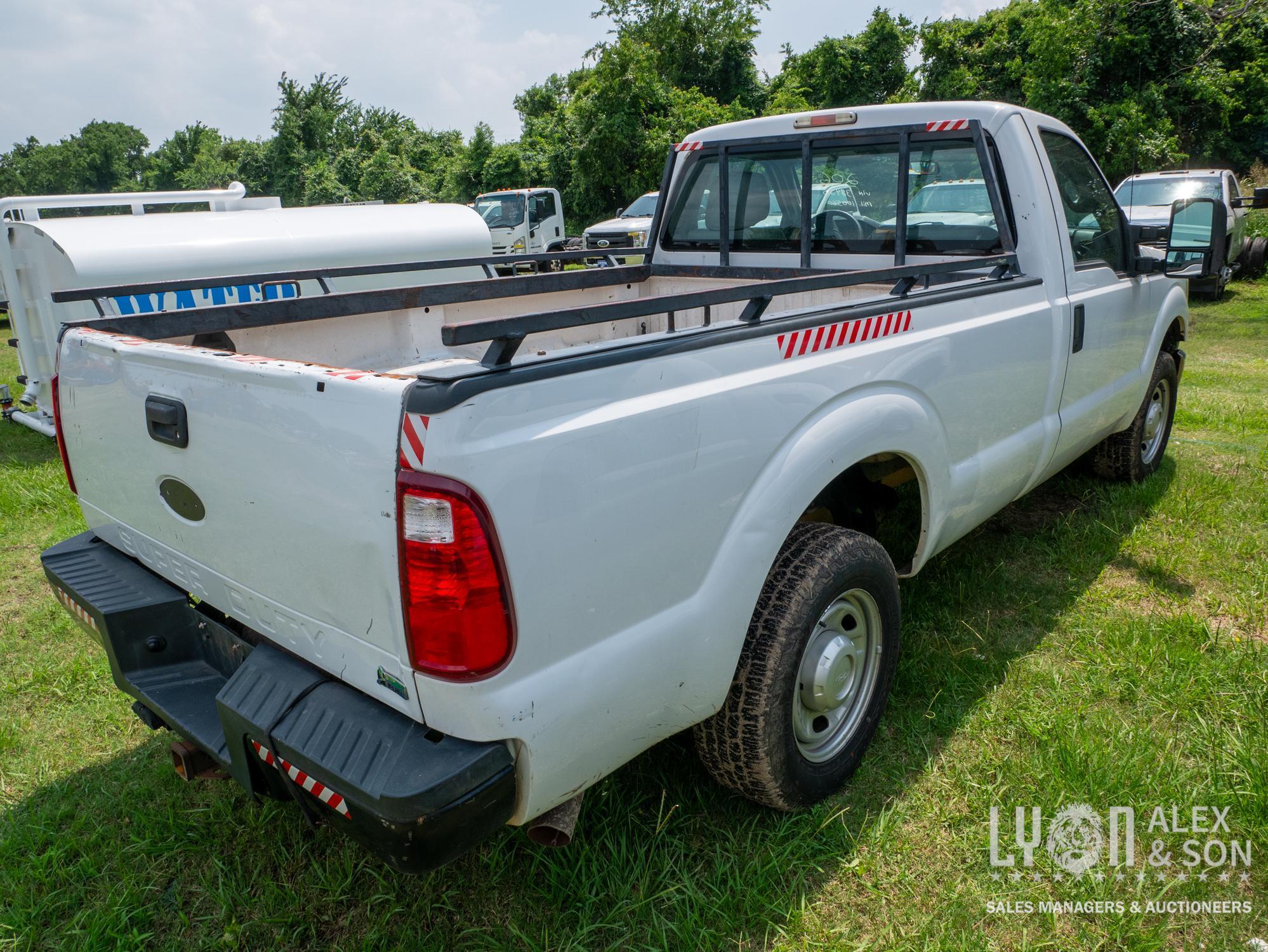 2015 FORD F350 PICKUP TRUCK VN:C38425 powered by gas engine, equipped with automatic transmission,