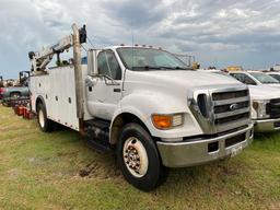 2007 FORD F750 SERVICE TRUCK VN:443733 powered by Ford diesel engine, equipped with 7 speed