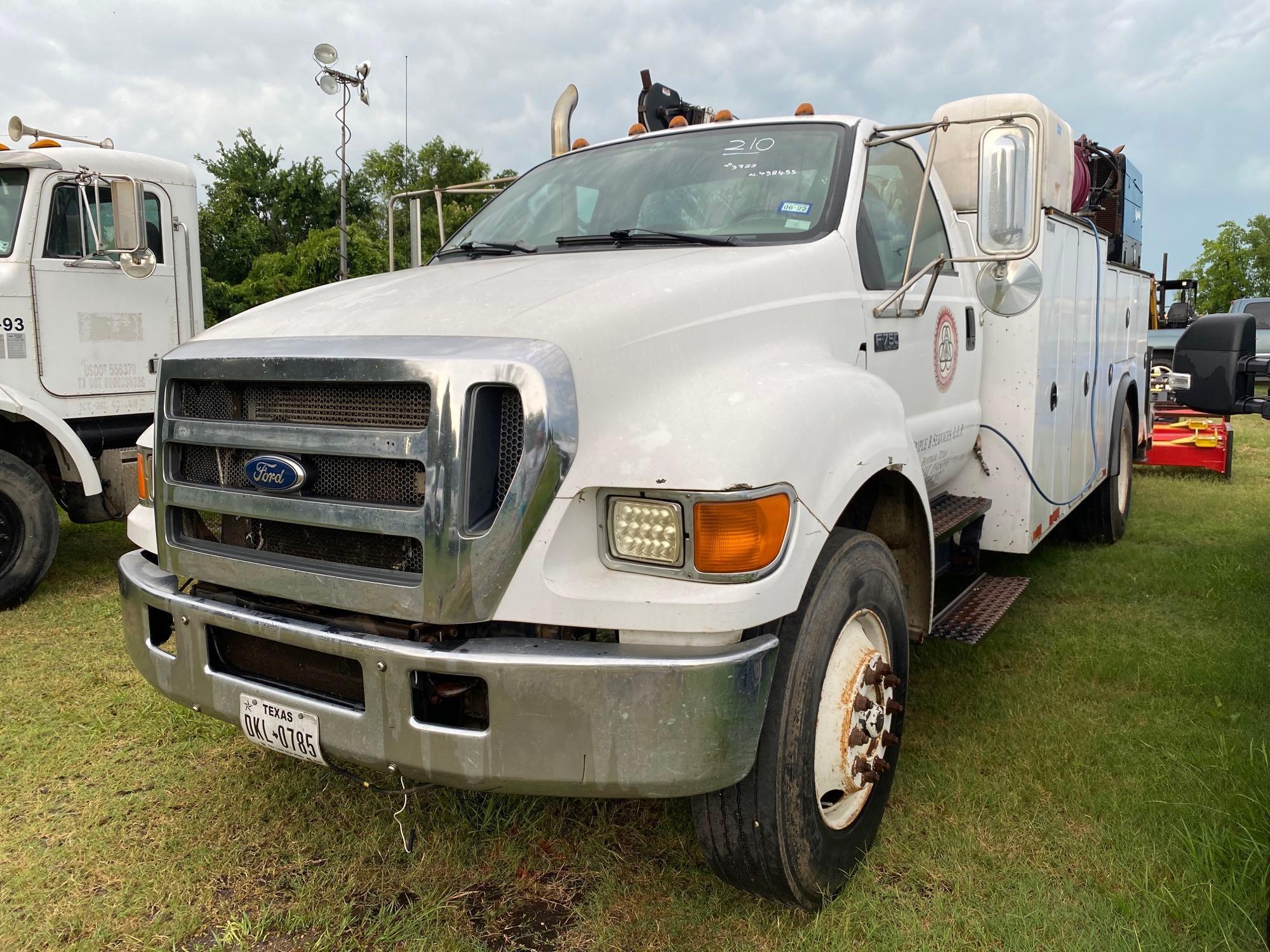2007 FORD F750 SERVICE TRUCK VN:443733 powered by Ford diesel engine, equipped with 7 speed