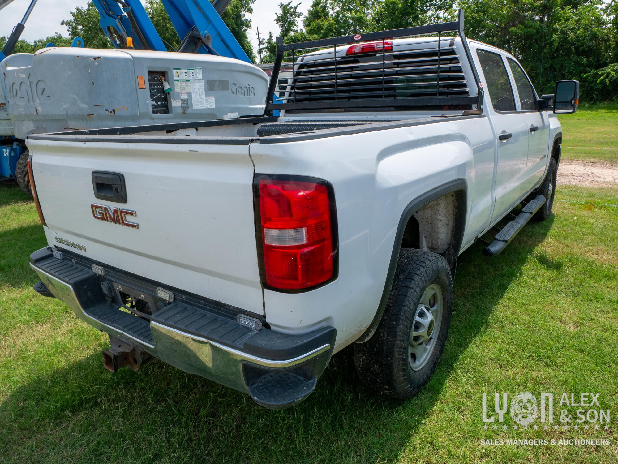 2017 GMC 2500 PICKUP TRUCK VN:138827 4x4, equipped with automatic transmission, power steering, crew