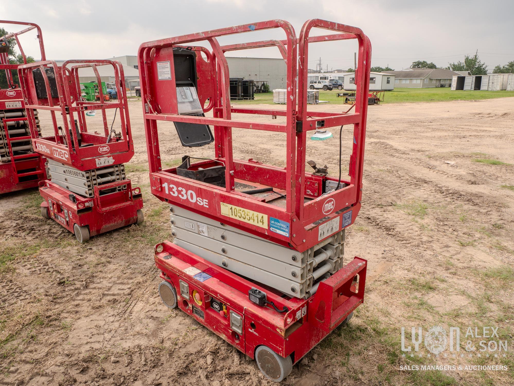 2016 MEC 1330SE SCISSOR LIFT SN:16300327 electric powered, equipped with 13ft. Platform height,