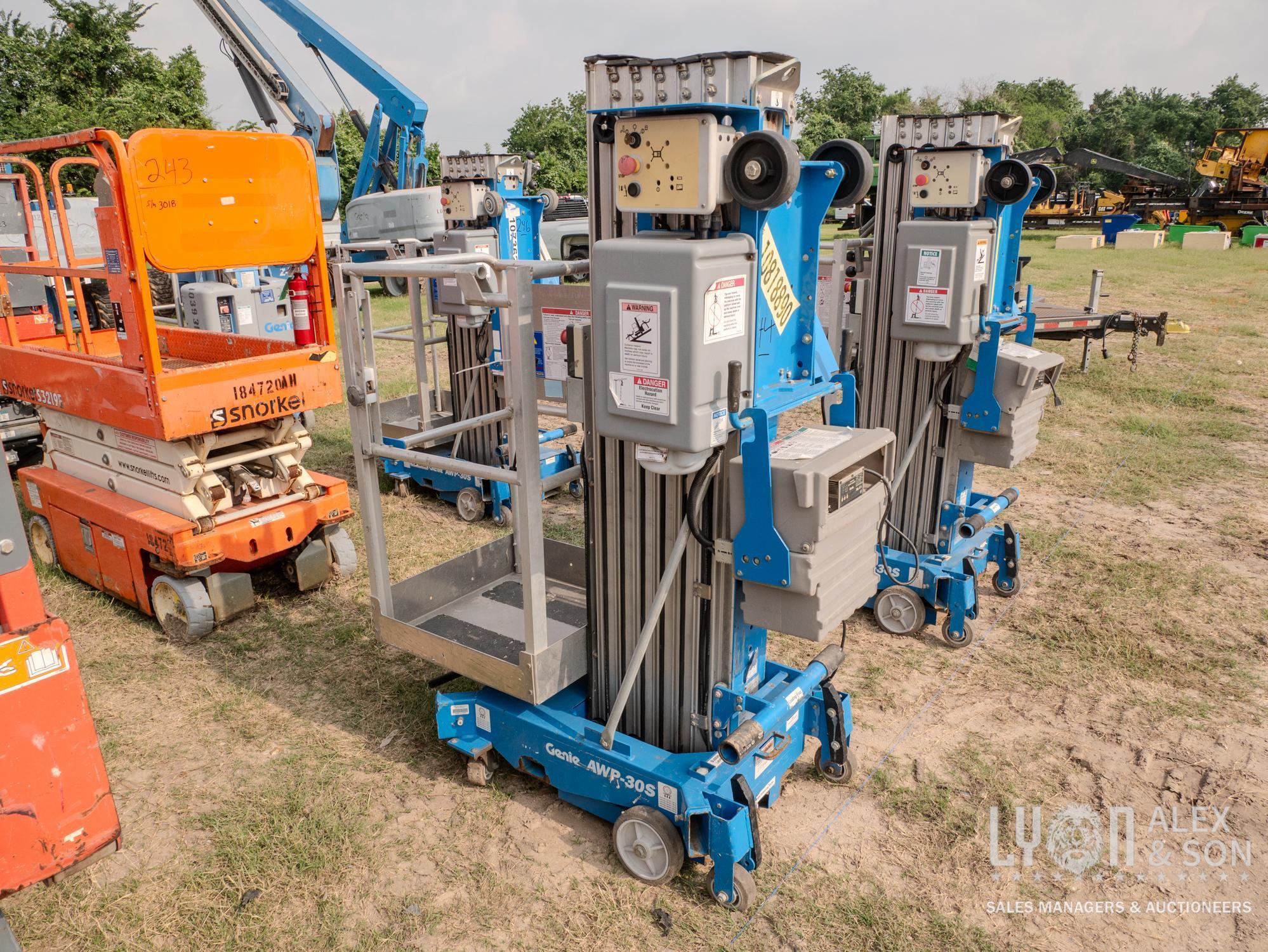2018 GENIE AWP-30SDC SCISSOR LIFT SN:AWPG-93309 electric powered, equipped with 30ft. Platform