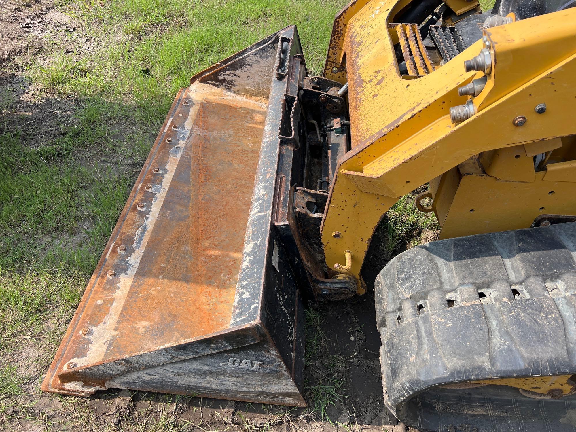 2018 CAT 299D2 RUBBER TRACKED SKID STEER SN:FD203295 powered by Cat diesel engine, equipped with