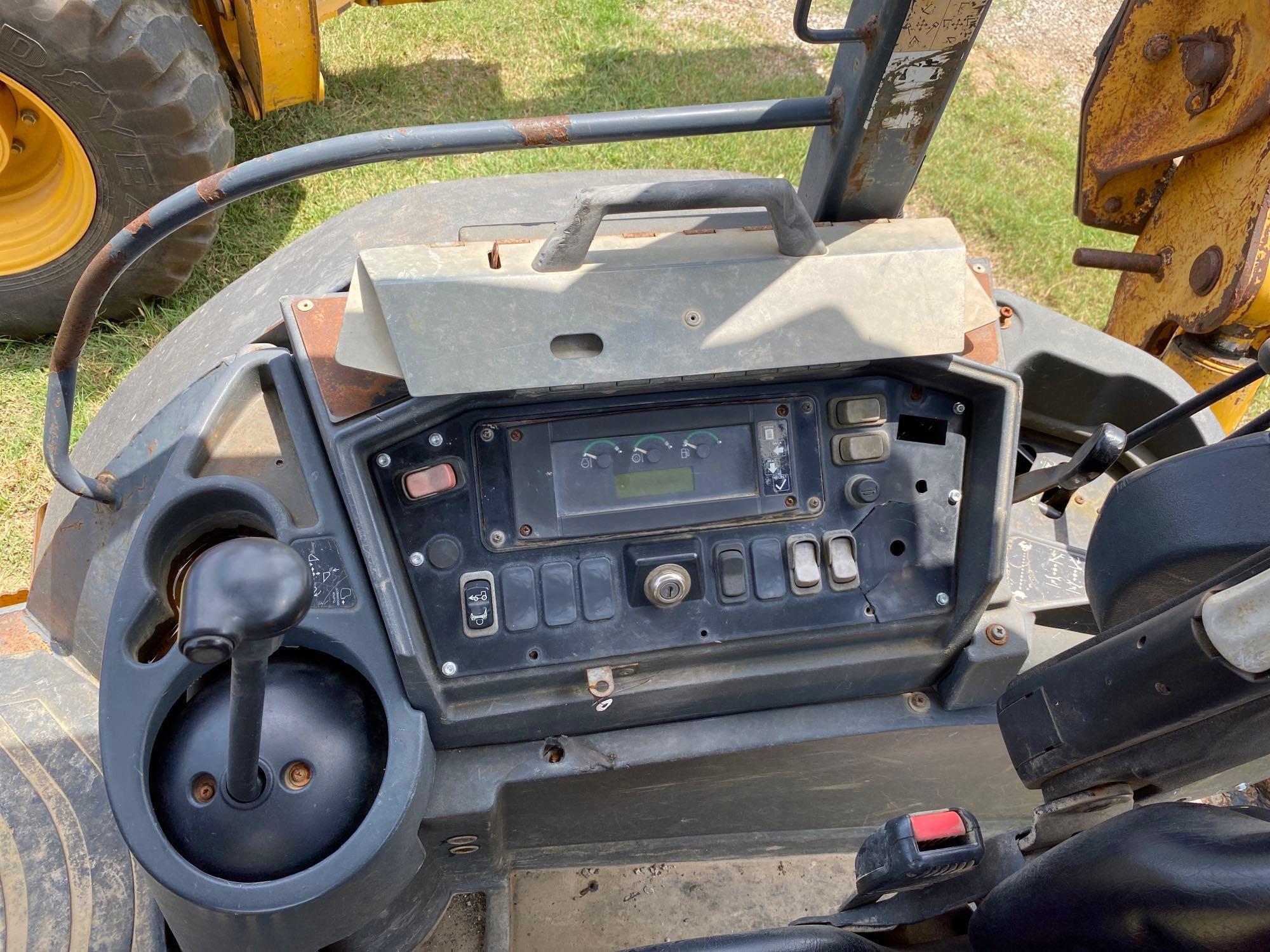 JOHN DEERE 310 SUPER G TRACTOR LOADER BACKHOE SN:951856 4x4, powered by John Deere diesel engine,