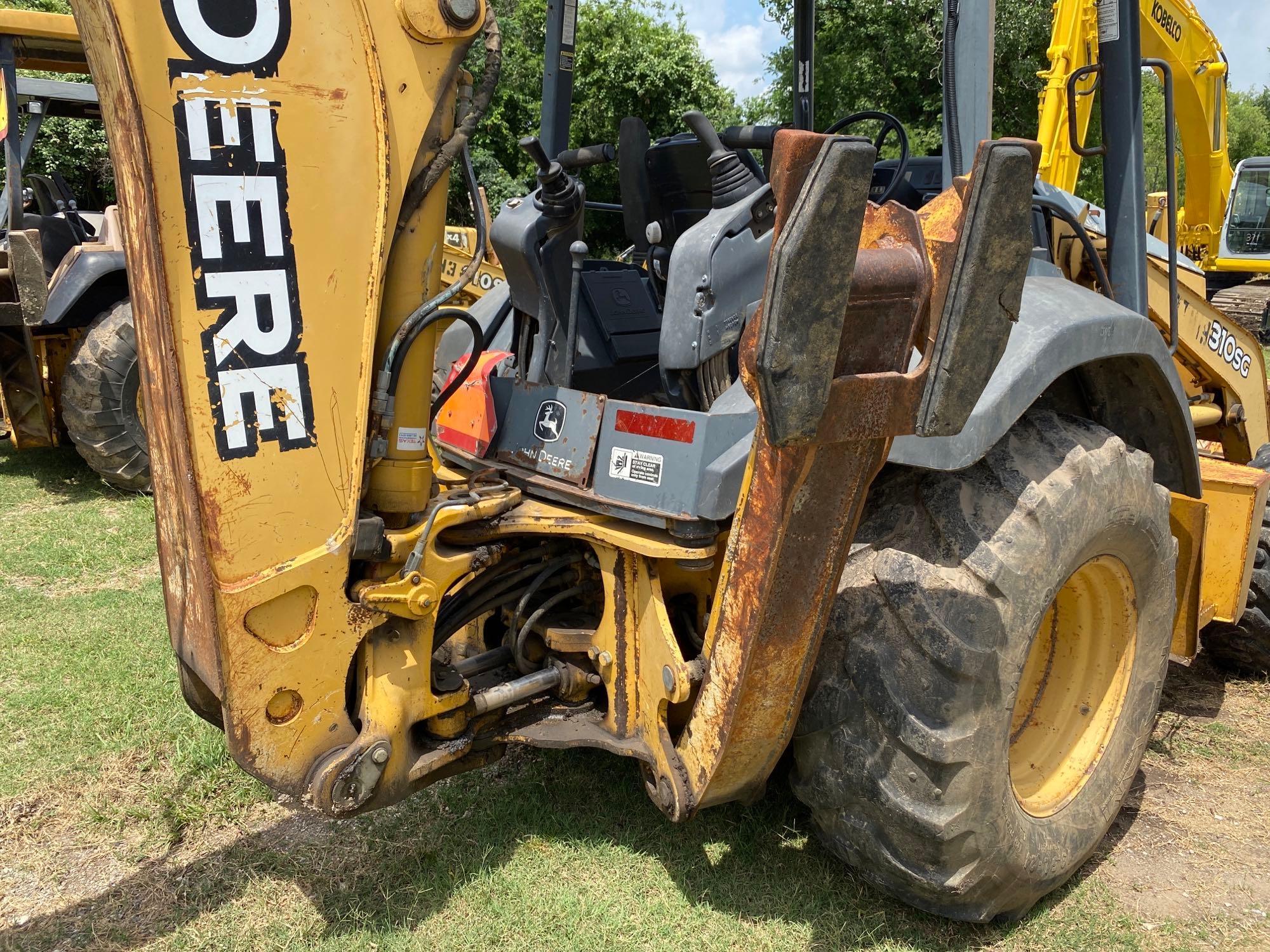 JOHN DEERE 310 SUPER G TRACTOR LOADER BACKHOE SN:951856 4x4, powered by John Deere diesel engine,