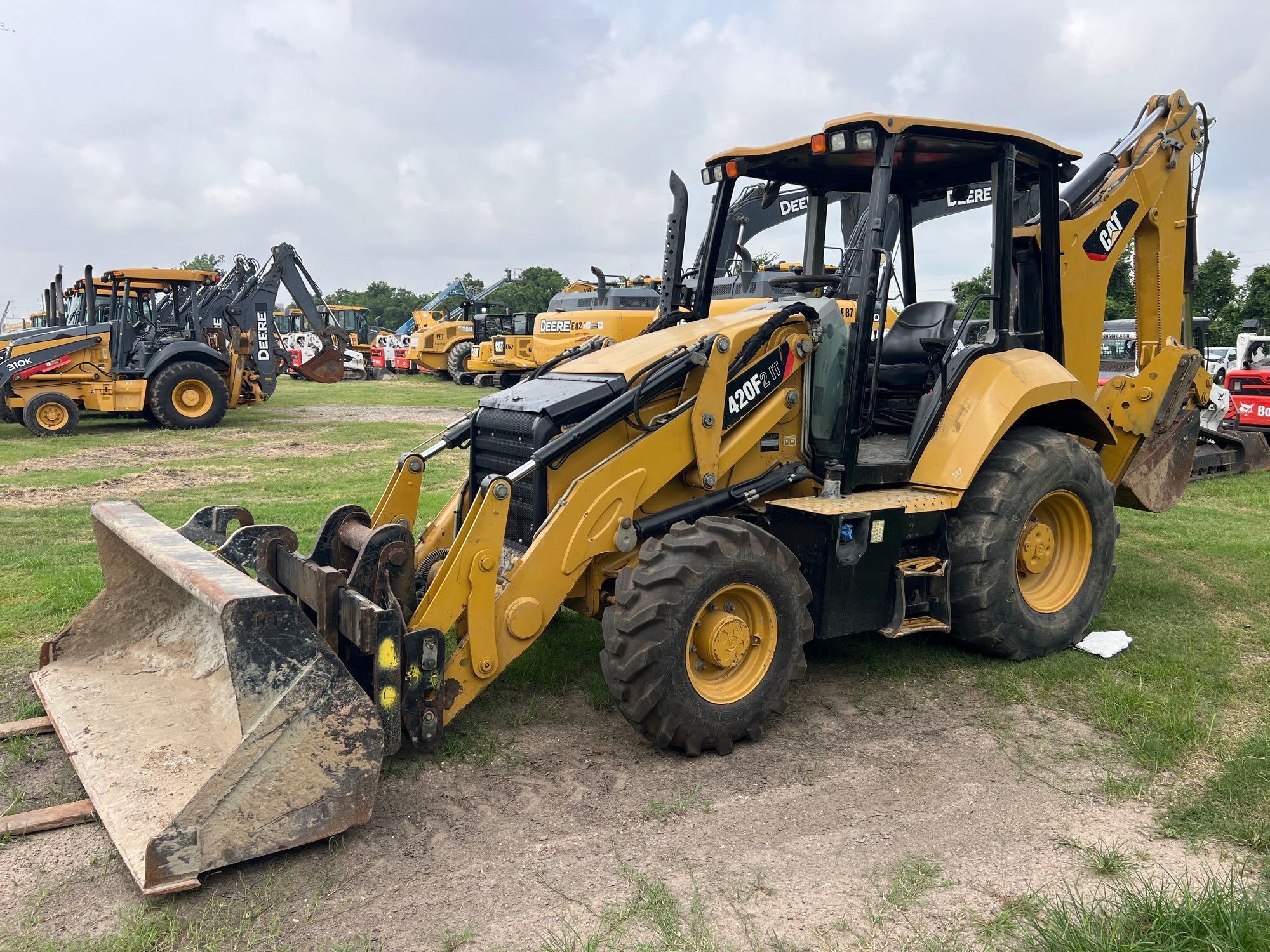 2017 CAT 420F2IT TRACTOR LOADER BACKHOE SN:HWD02253 4x4, powered by Cat diesel engine, equipped with