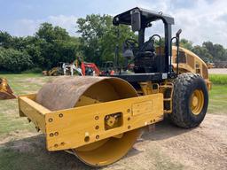 2015 CAT CS54B VIBRATORY ROLLER SN:ACS500111 powered by Cat diesel engine, equipped with OROPS,