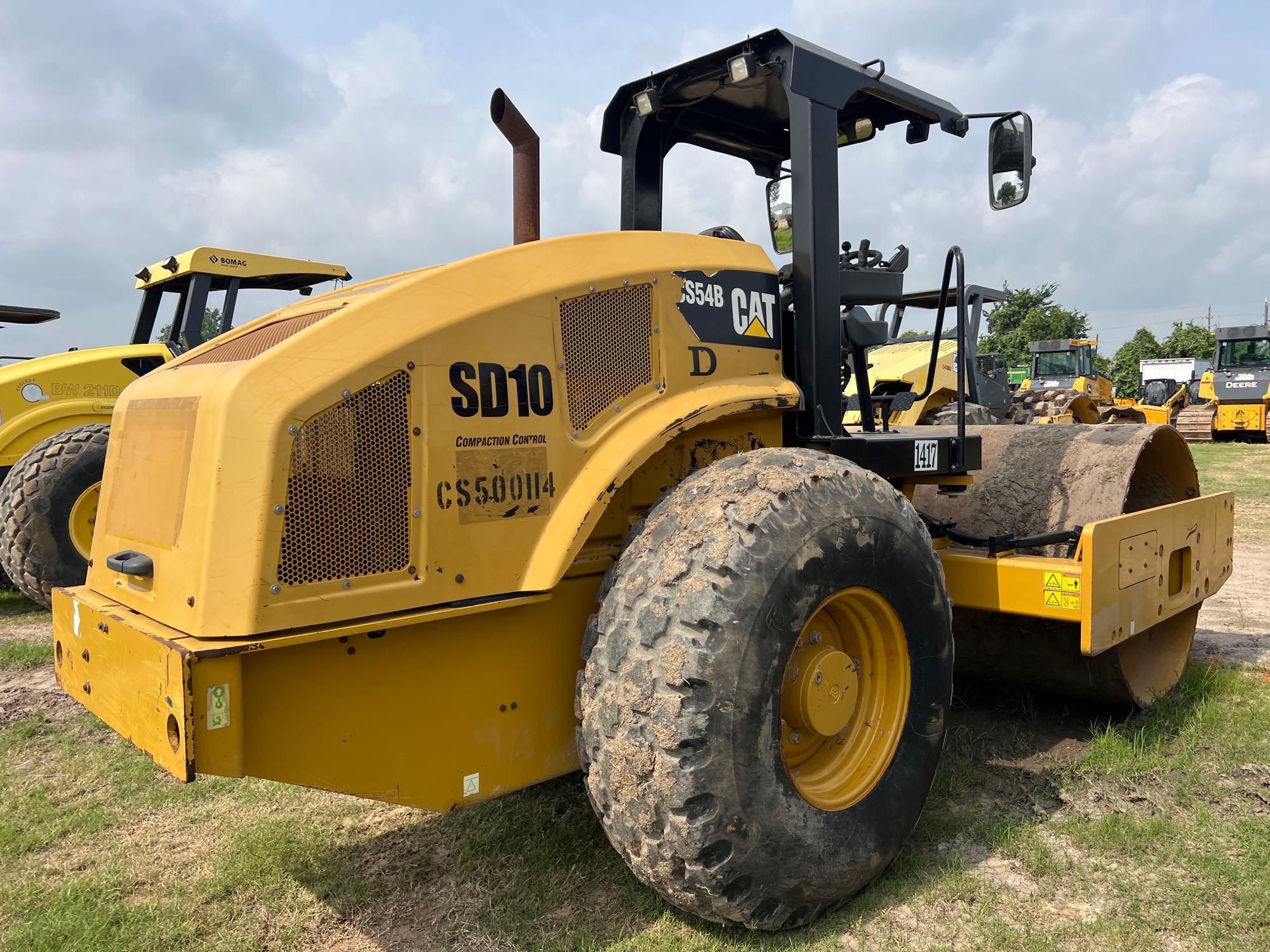 2015 CAT CS54B VIBRATORY ROLLER SN:ECS500114 powered by Cat diesel engine, equipped with OROPS,