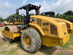 2015 CAT CS54B VIBRATORY ROLLER SN:ECS500114 powered by Cat diesel engine, equipped with OROPS,