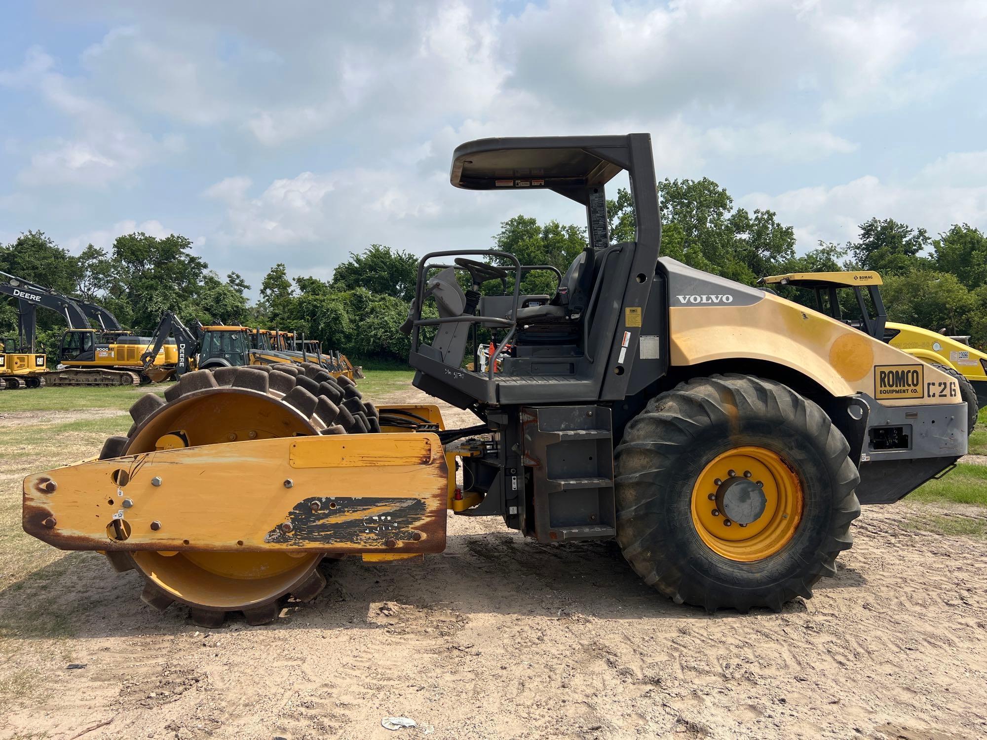 2014 VOLVO SD115 VIBRATORY ROLLER SN:235170 powered by diesel engine, equipped with OROPS, 84in.