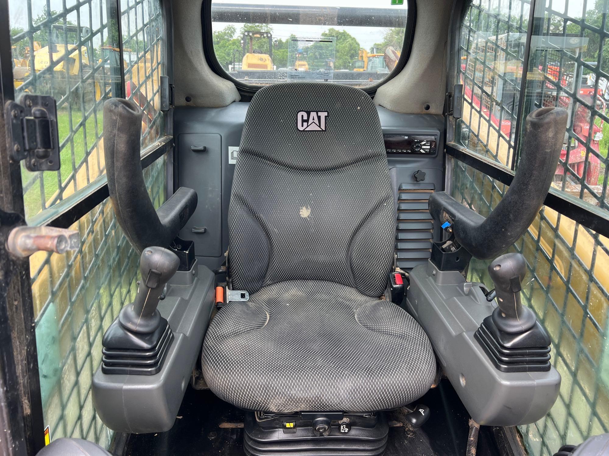 2019 CAT 259D3 RUBBER TRACKED SKID STEER SN:CW903577 powered by Cat diesel engine, equipped with