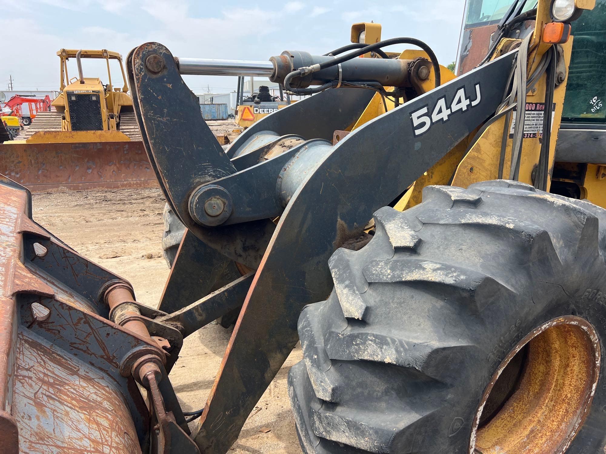 JOHN DEERE 544J RUBBER TIRED LOADER SN:6000165 powered by John Deere diesel engine, equipped with