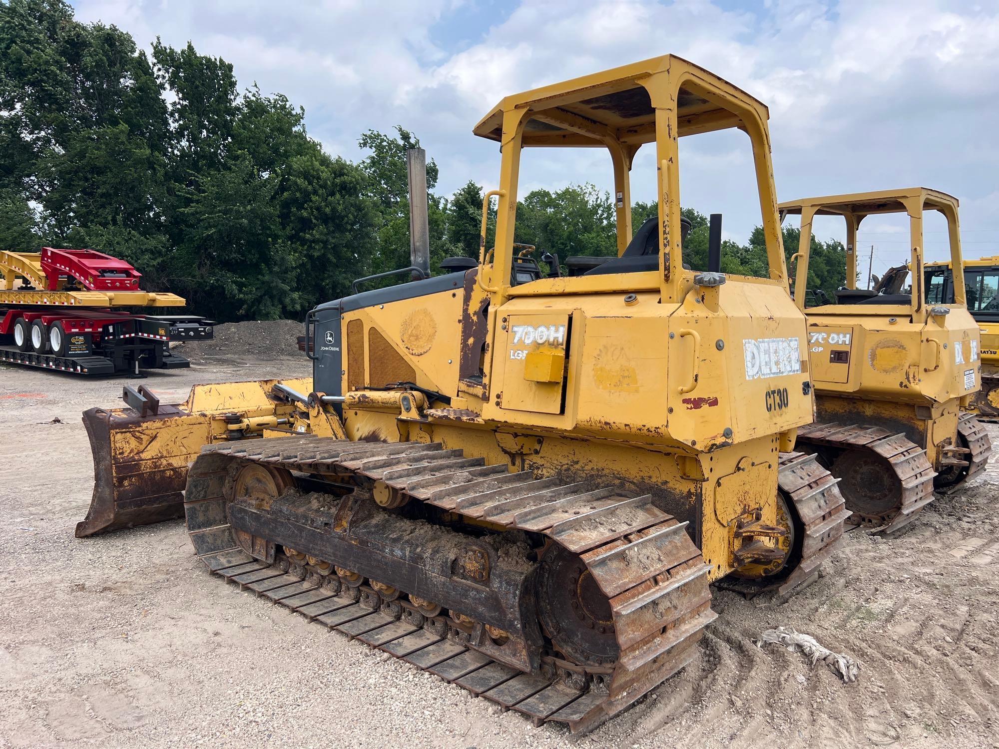 JOHN DEERE 700HLGP CRAWLER TRACTOR SN:X929020 powered by John Deere diesel engine, equipped with