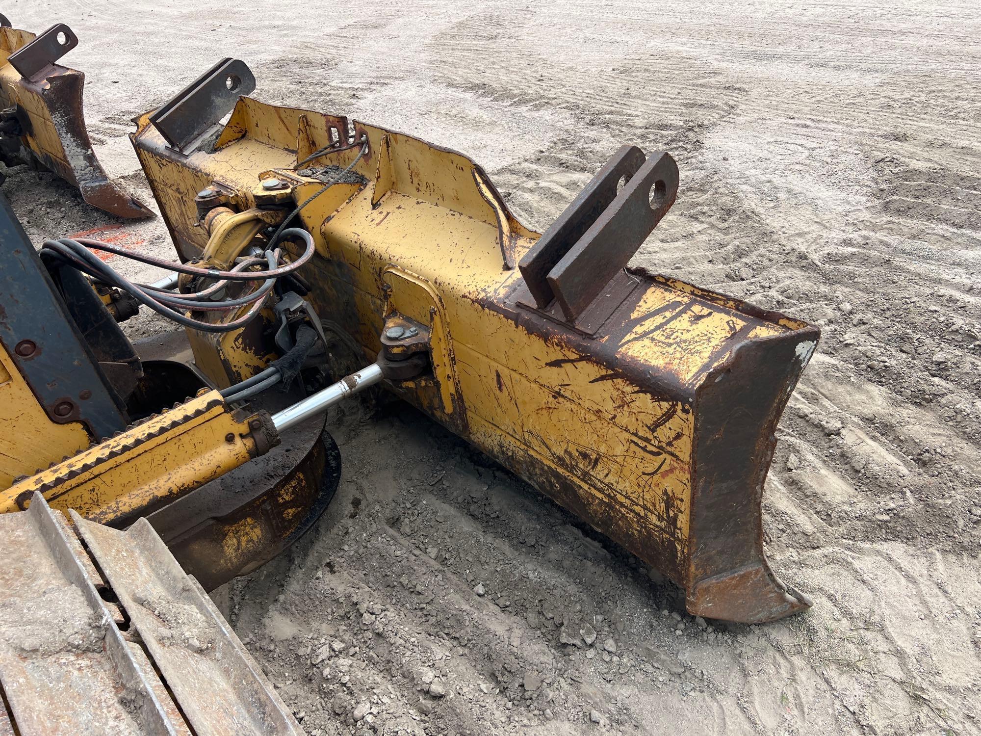 JOHN DEERE 550HLGP CRAWLER TRACTOR SN:X912361 powered by John Deere diesel engine, equipped with