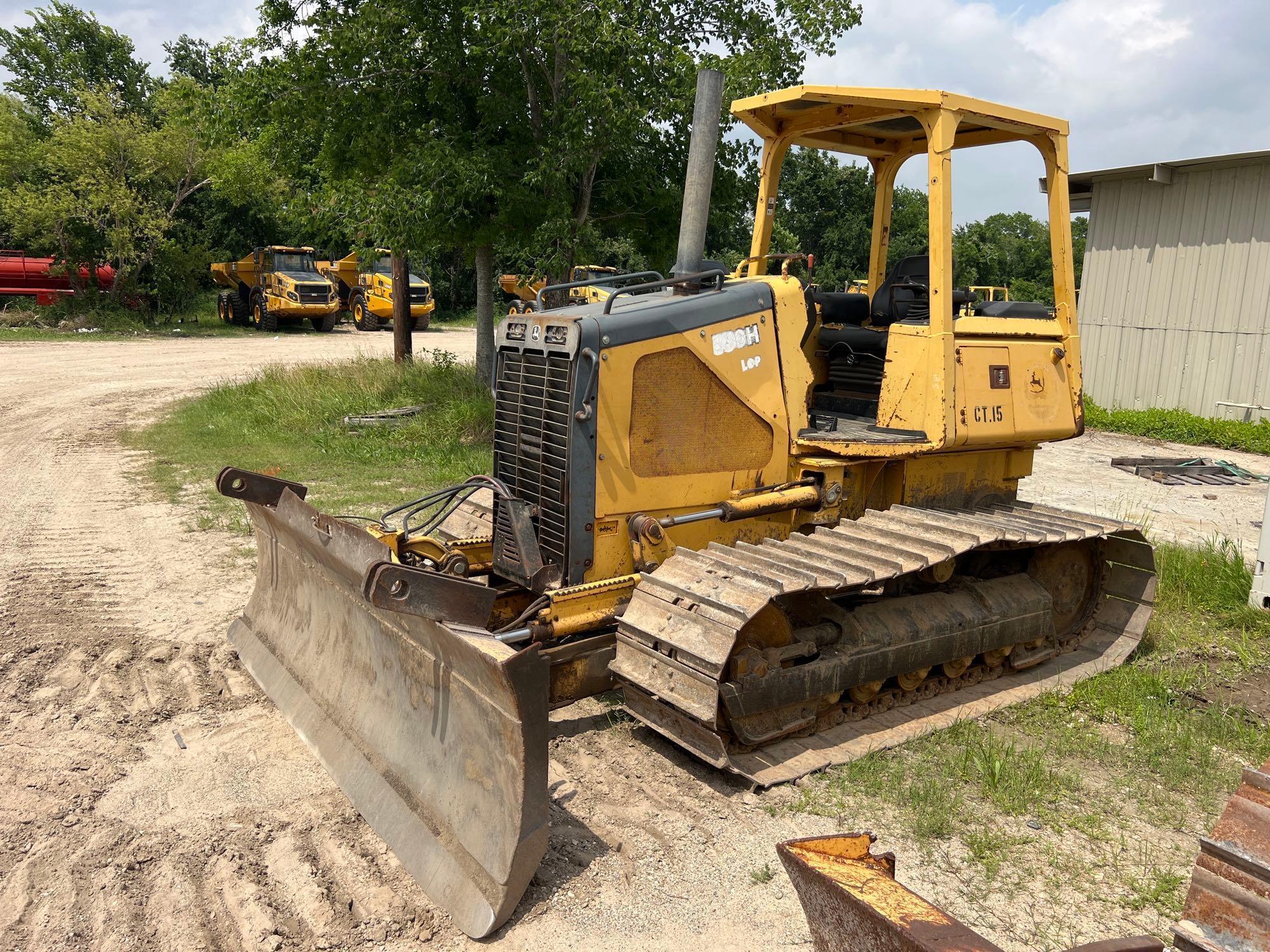 JOHN DEERE 550HLGP CRAWLER TRACTOR SN:X912361 powered by John Deere diesel engine, equipped with