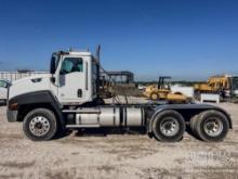 2017 CAT CT660 TRUCK TRACTOR VN:5697 powered by Cat diesel engine, equipped with automatic