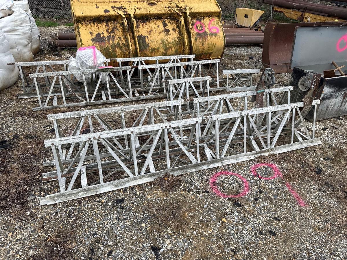 VIBRATORY CONCRETE SCREED CONCRETE EQUIPMENT with (4) 10ft. Sections, (2) 30in. Sections, gas