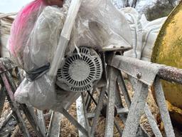 VIBRATORY CONCRETE SCREED CONCRETE EQUIPMENT with (4) 10ft. Sections, (2) 30in. Sections, gas