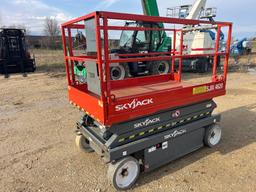 2016 SKYJACK SJIII 4620 SCISSOR LIFT SN:70027836 electric powered, equipped with 20ft. Platform