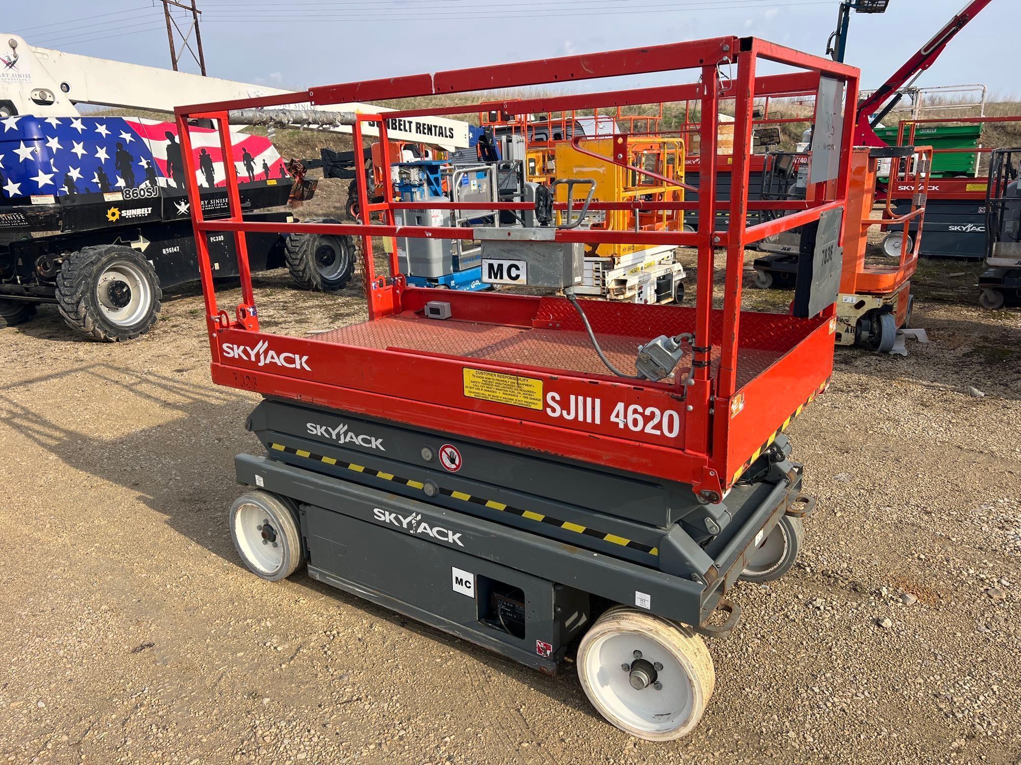 2016 SKYJACK SJIII 4620 SCISSOR LIFT SN:70027836 electric powered, equipped with 20ft. Platform