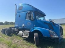 2015 FREIGHTLINER TRUCK TRACTOR VN:3542 powered by Volvo D13 diesel engine, equipped with automatic