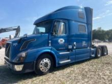 2015 VOLVO TRUCK TRACTOR VN:5499 powered by Volvo D13 diesel engine, 455hp, equipped with automatic
