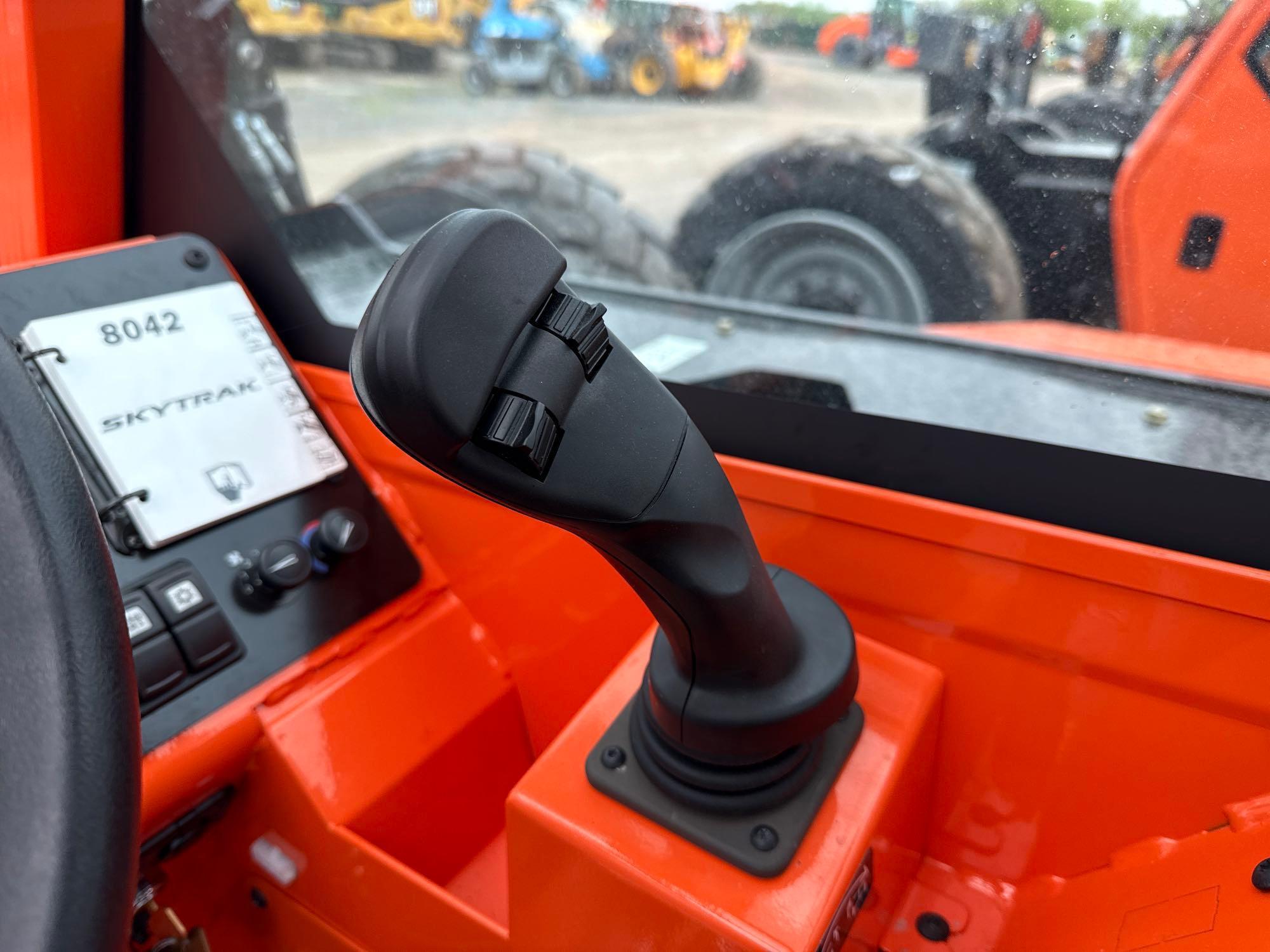 NEW UNUSED SKYTRAK 8042 TELESCOPIC FORKLIFT SN:160138224 4x4, powered by diesel engine, 74hp,
