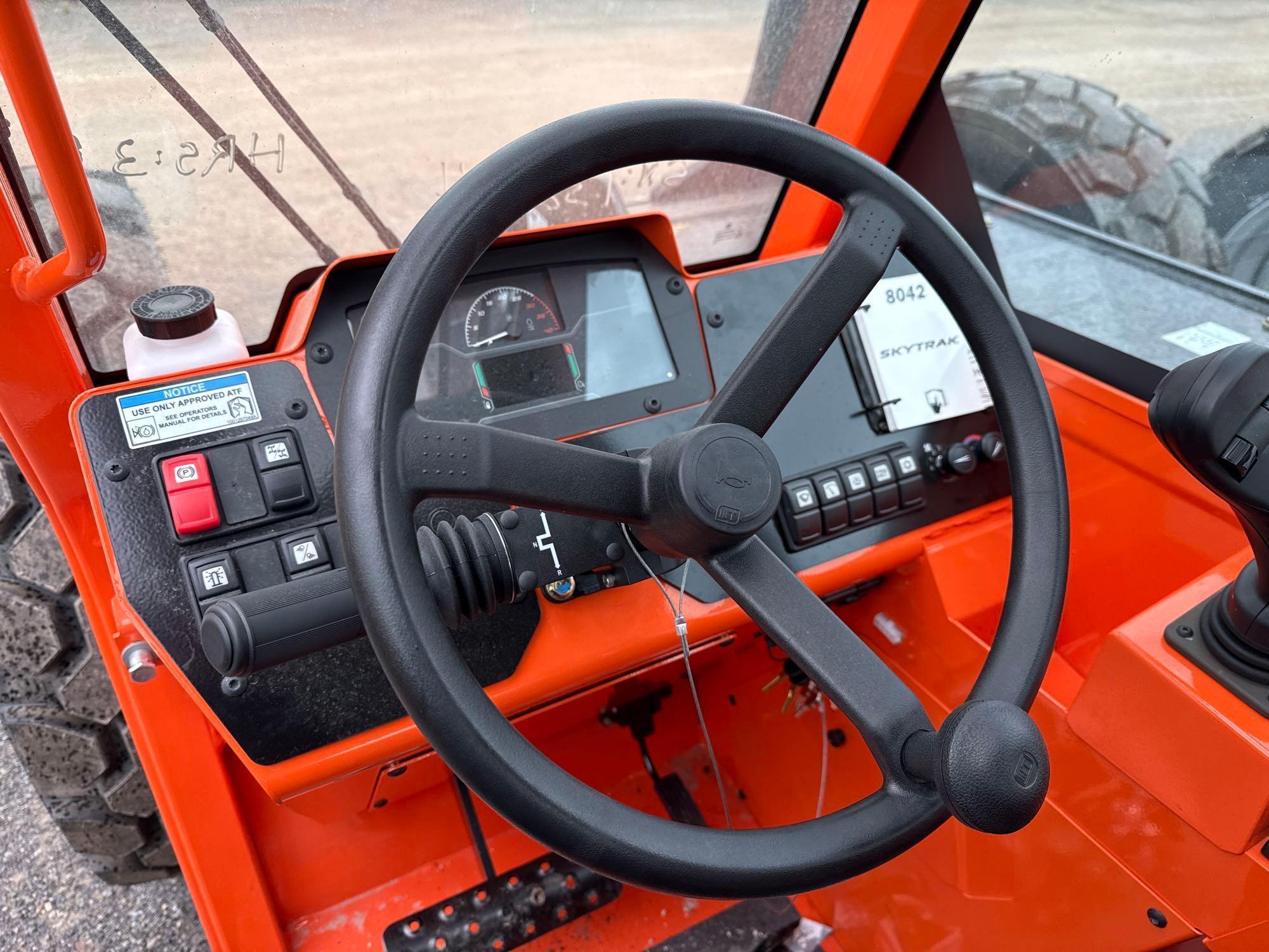 NEW UNUSED SKYTRAK 8042 TELESCOPIC FORKLIFT SN:160138224 4x4, powered by diesel engine, 74hp,