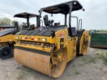 2017 CAT CB64B ASPHALT ROLLER SN:C5600259 powered by Cat diesel engine, equipped with OROPS,