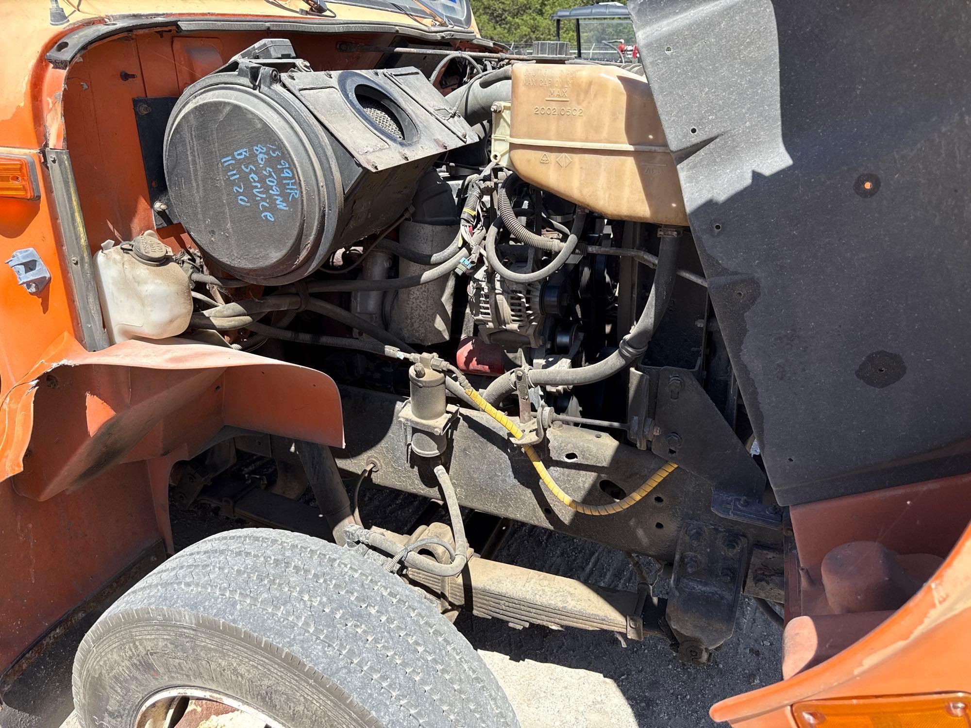 2000 INTERNATIONAL 4700 DUMP TRUCK VN:1HTSCAAL5YH251742 powered by DT466 7.6L diesel engine,
