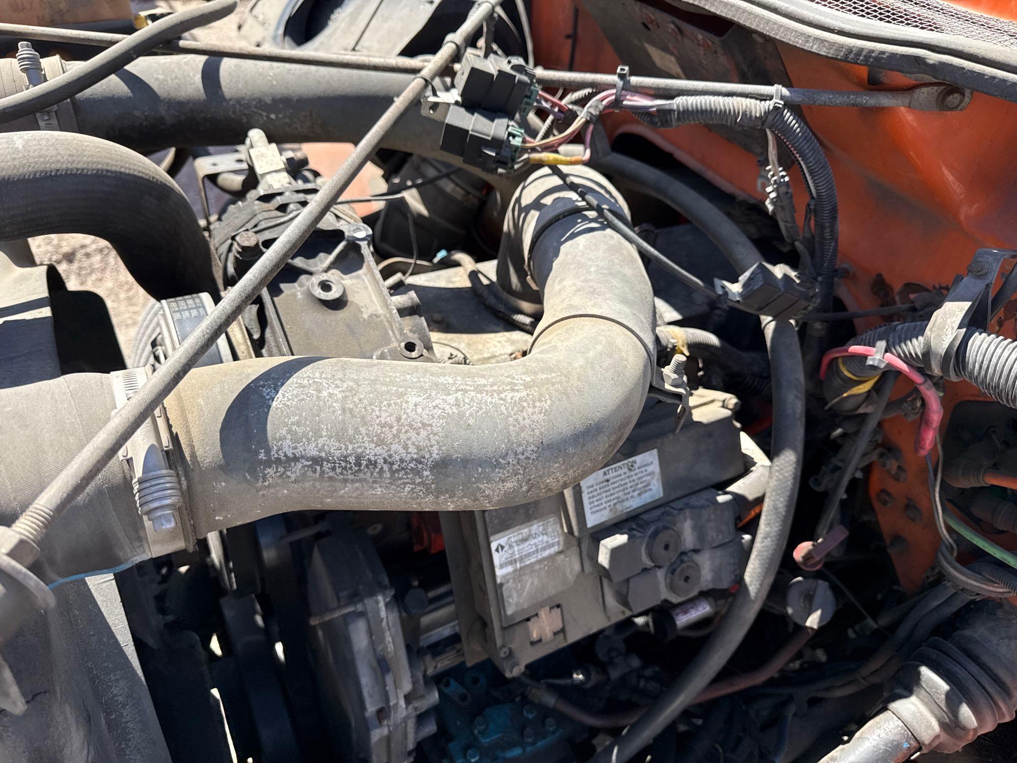 2000 INTERNATIONAL 4700 DUMP TRUCK VN:1HTSCAAL5YH251742 powered by DT466 7.6L diesel engine,