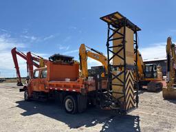 2000 INTERNATIONAL 4700 DUMP TRUCK VN:1HTSCAAL5YH251742 powered by DT466 7.6L diesel engine,