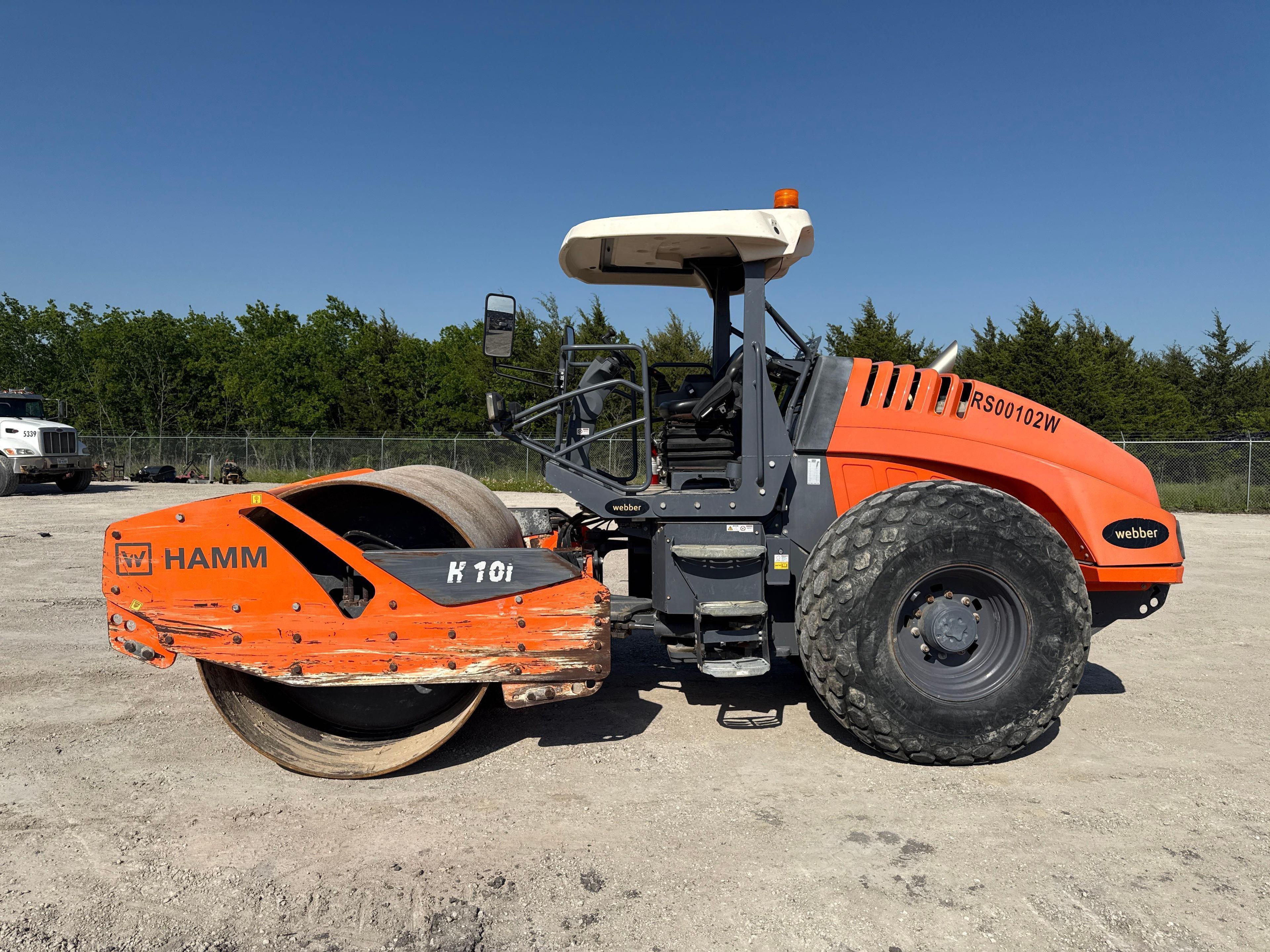 2018 HAMM H10I VIBRATORY ROLLER SN:H2350721 powered by diesel engine, equipped with OROPS, 84in.