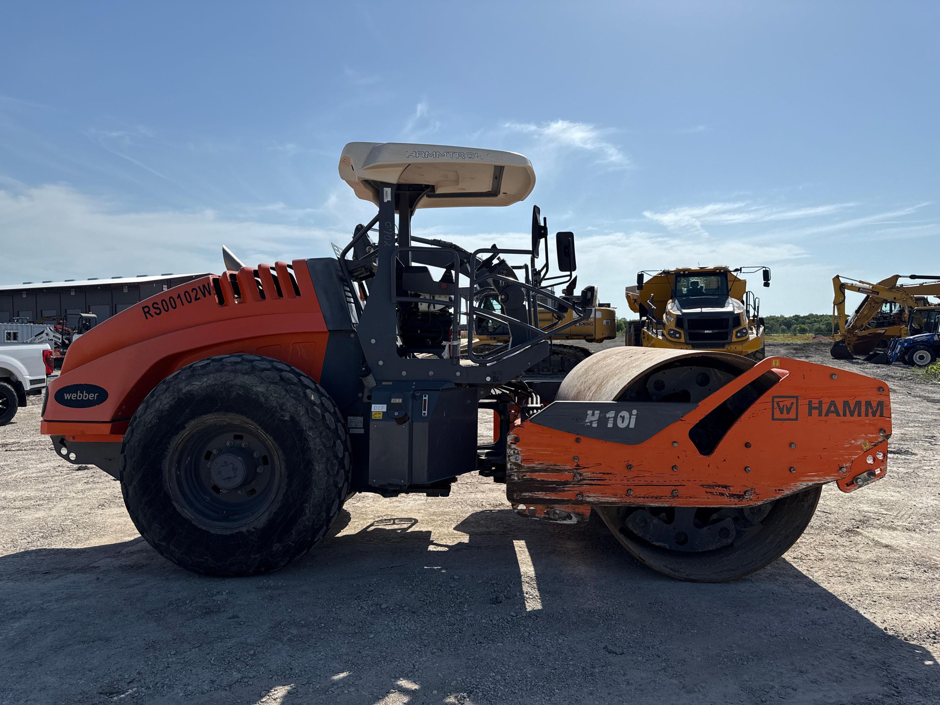 2018 HAMM H10I VIBRATORY ROLLER SN:H2350721 powered by diesel engine, equipped with OROPS, 84in.