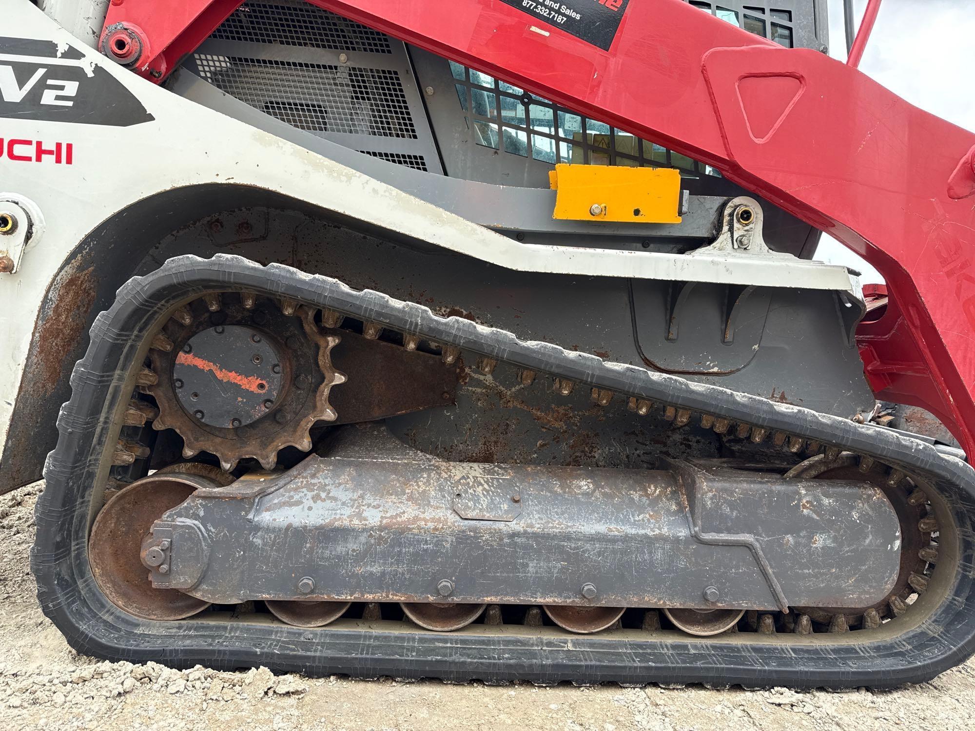 2020TAKEUCHITL10V2-CR RUBBER TRACKED SKID STEER SN:410003568 powered by diesel engine, equipped