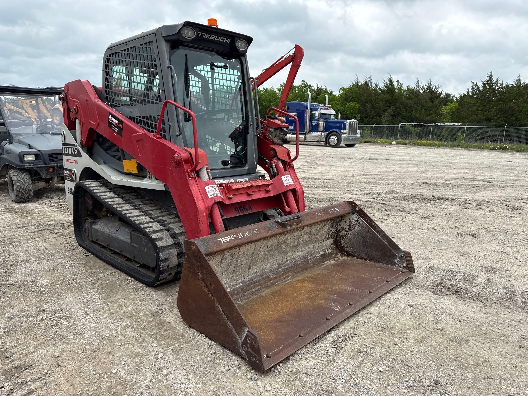 2020TAKEUCHITL10V2-CR RUBBER TRACKED SKID STEER SN:410003568 powered by diesel engine, equipped