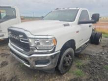 2019 RAM 3500 CAB & CHASSIS VN:3C7WRSAJ8KG601466 powered by gas engine, equipped with automatic